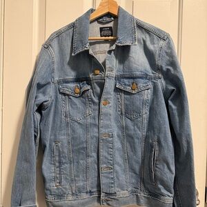 J. Crew Light Wash Denim Jacket - Men's Blue Trucker
